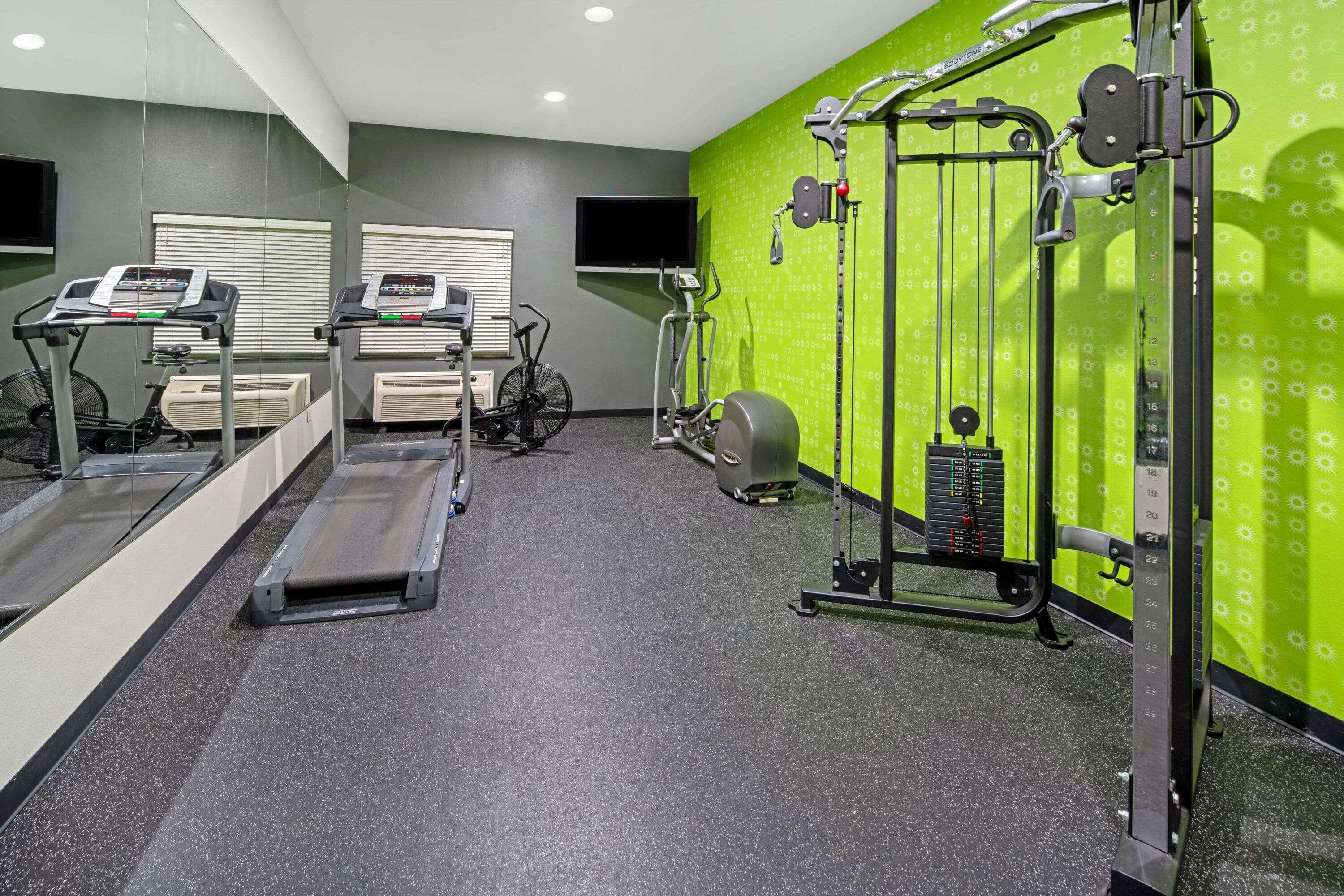La Quinta Inn & Suites By Wyndham Mercedes Outlet Mall Екстер'єр фото