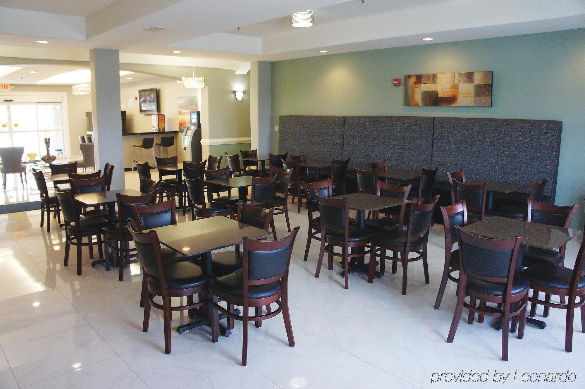 La Quinta Inn & Suites By Wyndham Mercedes Outlet Mall Екстер'єр фото